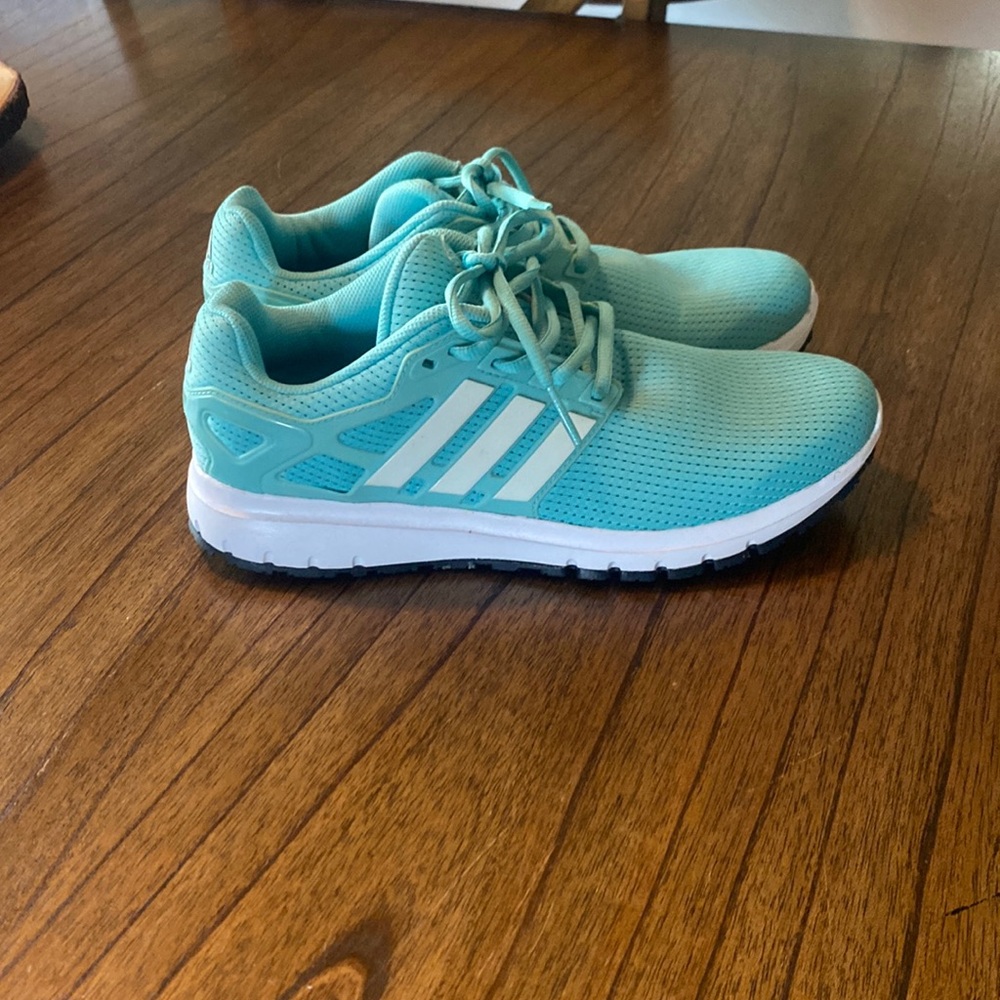 Woman’s adidas shoes great condition